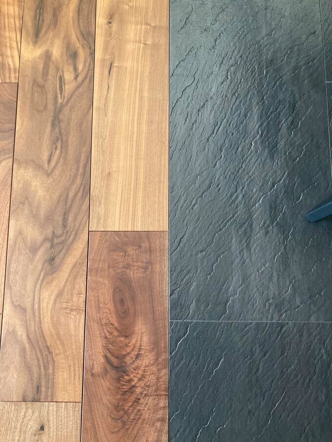 タイルはブラックを選択