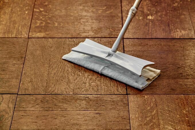 ヘッドがマグネットになっているからシートの着脱に便利