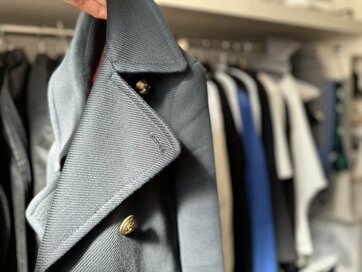 50代、「1軍だけのクローゼット」にする整理術。服の片づけで考えていること