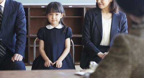 紺スーツは着るべき？小学校受験の説明会アドバイス