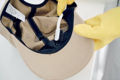 夏に使った「帽子」と「水着」、しまう前に正しく洗う。におい・汗ジミをとって劣化防止！