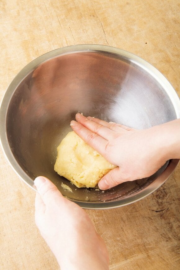 手でひとまとまりにする