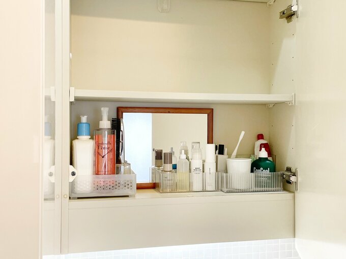 扉の中に鏡を置く