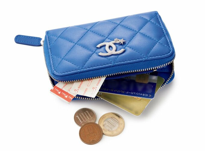 平野ノラさんの小銭、カード入れ