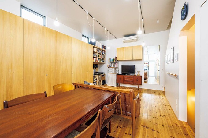 クローゼットの扉を閉じると、スッキリとするLDK