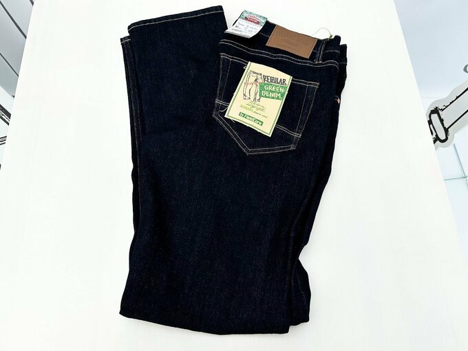 「GreenTECHレギュラーフィットウォーミーデニムパンツ」JAPAN NAVY 2,500円