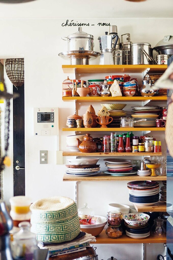 レールをつけて取りつけた棚