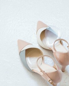 ヒールの疲れを軽減!歩く衝撃を吸収するシート