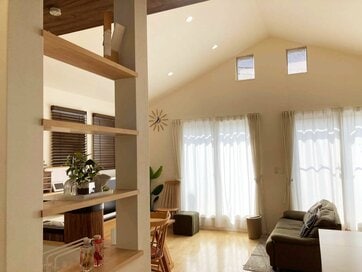 勾配天井の落とし穴。住んで後悔「エアコンが効かない＆ダウンライトの明かりが遠い」