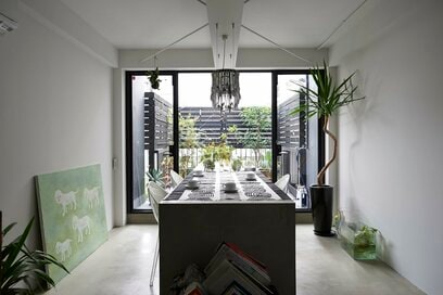 一戸建てでもマンションでもない！「ビルを丸ごと」自宅にするという選択