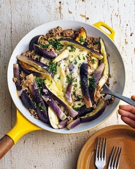 ひき肉とナスのチーズ焼き。ボリュームたっぷりなのに低糖質