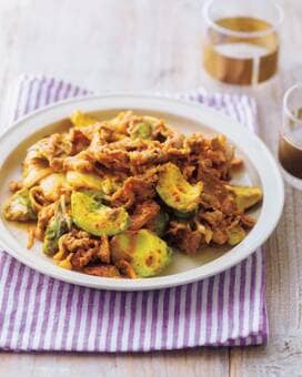 牛肉とアボカドのキムチ炒め。ボリューム満点＆美容にも嬉しい