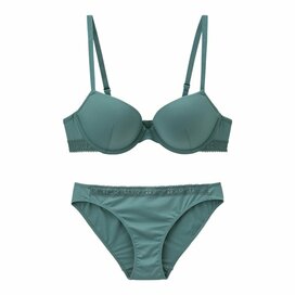 GUは下着も優秀！1000円台で買える上下セット5つ