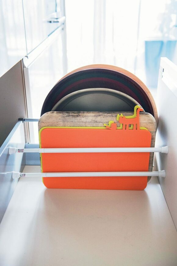 つっぱり棒にまな板など