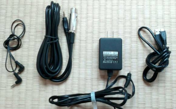 元の商品が不明なコードや充電器