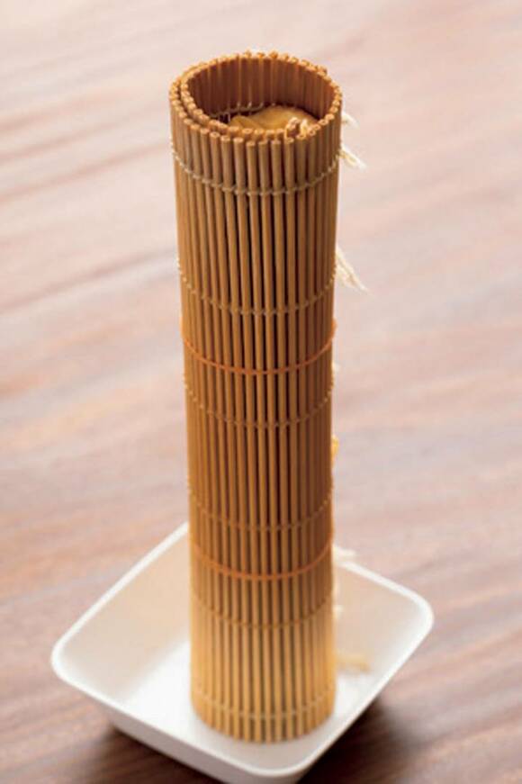 伊達まき縦に寝かせて冷ます