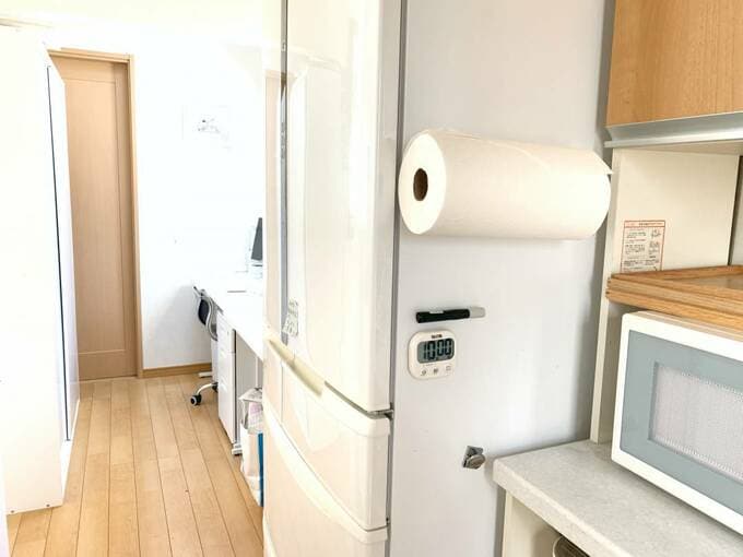 冷蔵庫横にキッチンペーパー