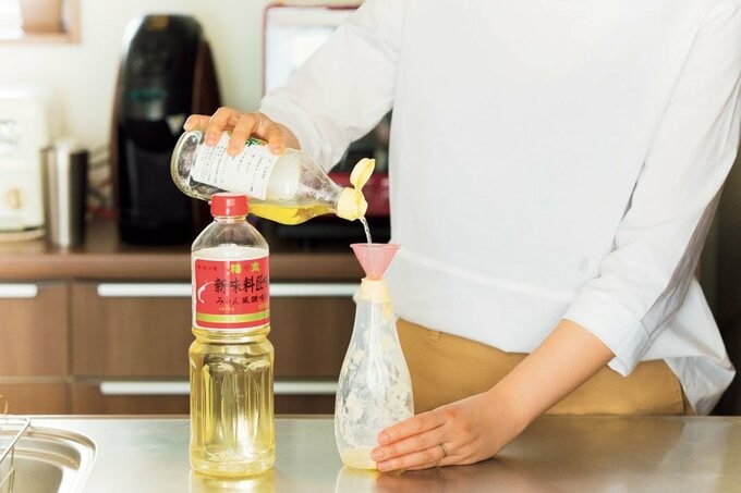 マヨネーズに酢少々とみりんを加える