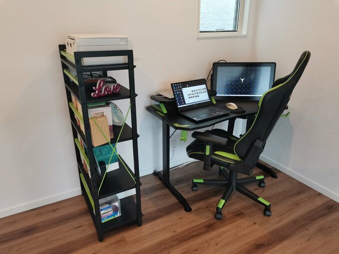 パソコンスペースのデスク