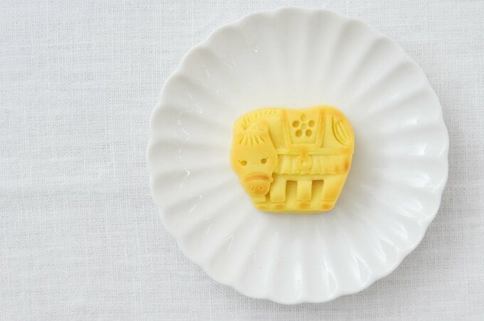 俵屋吉富「干支まんじゅう（うま）」