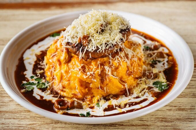 オムレツロコモコ ポルチーニソース(1958円)