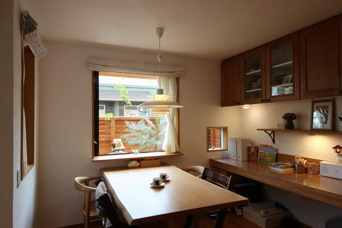 こぢんまりとしたダイニング