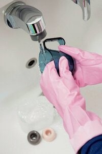 つけおきしたものを流水で洗い流して元に戻す