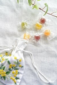 アメやスルメといった食べ物