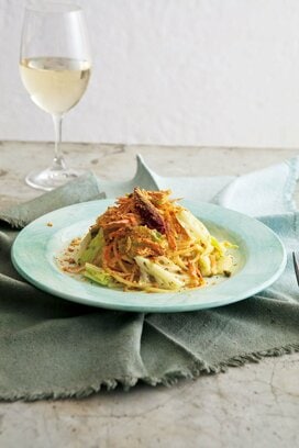 春キャベツの華やかパスタ！自家製桜エビパウダーが隠し味