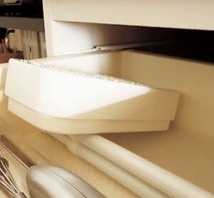 つっぱり棒でアップ