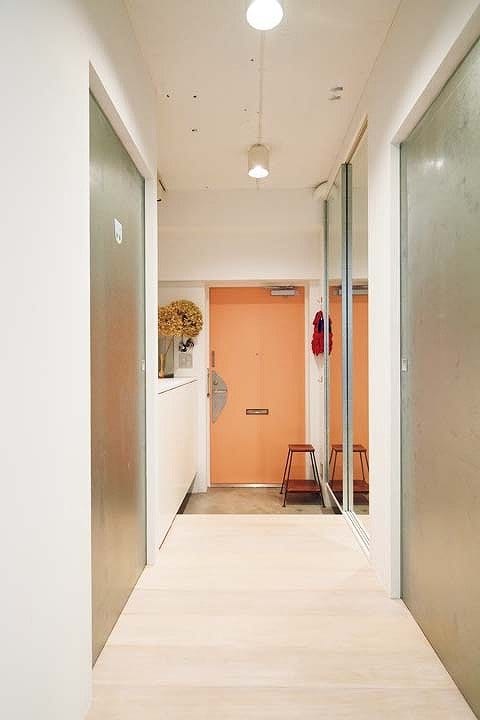 亜鉛版で造作した建具で統一