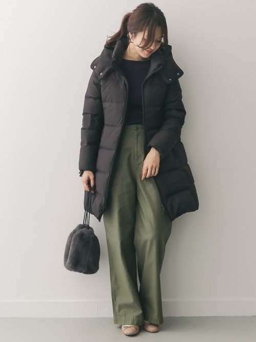 ロング丈ダウンにはワイドパンツ