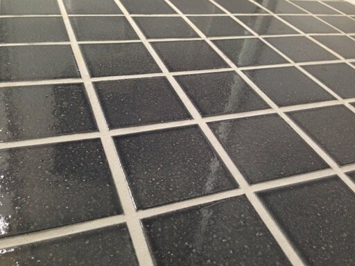 グレーのタイル