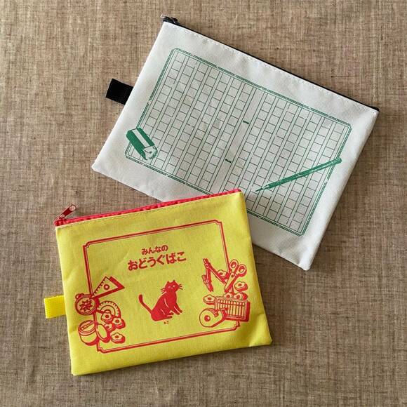 原稿用紙のデザインのポーチ