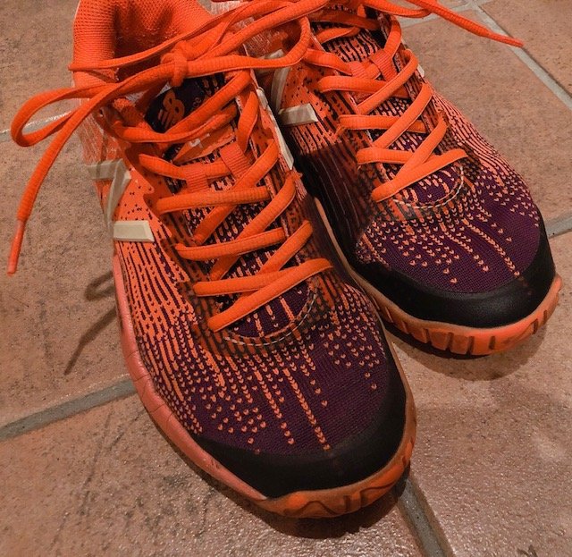 高校時代後半から履いていた靴は、さすがに中敷きがダメになりました