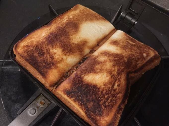 圧をかけながら焼きます