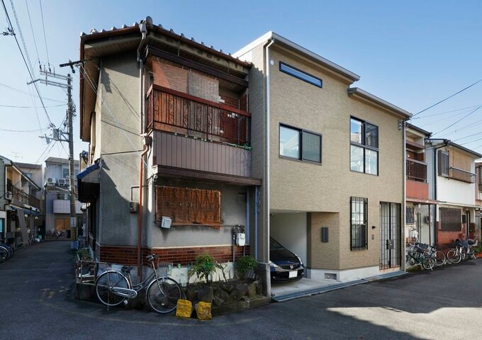 4軒長屋の中央2軒をフルリノベーションした事例