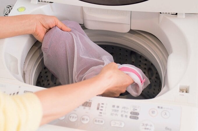 洗濯機で約30秒脱水する