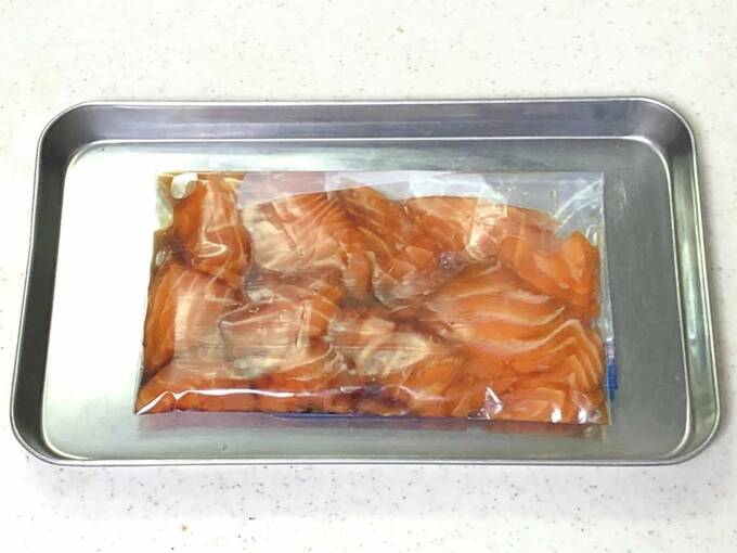 保存袋にサーモン