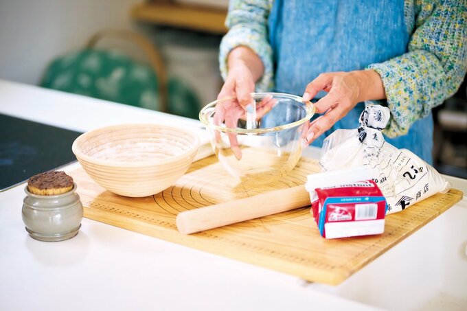 パンをつくるハギヤマジュンコさん