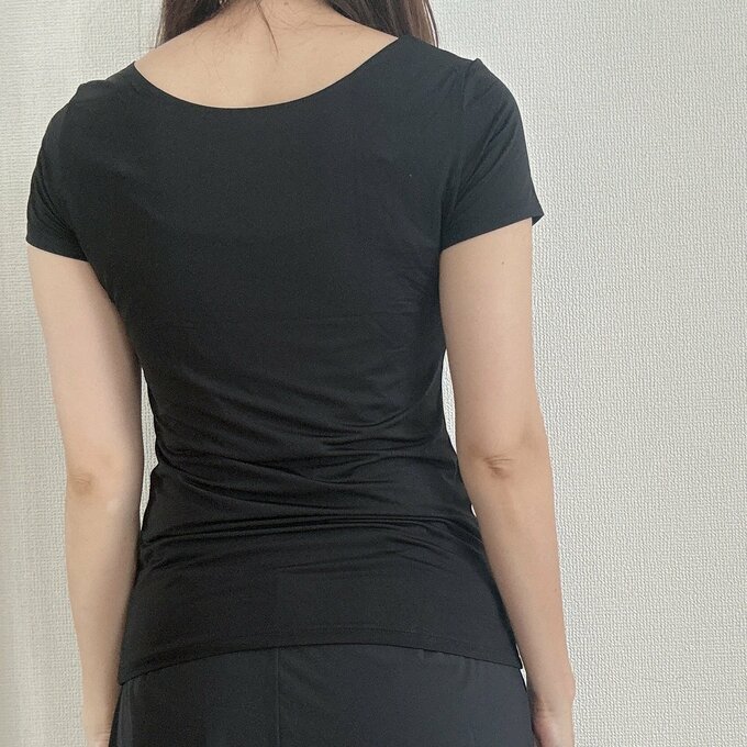 着た様子　背面