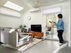 8坪の狭小住宅に暮らす4人家族の「部屋を広く見せる」工夫4つ。ソファは1人がけがいい