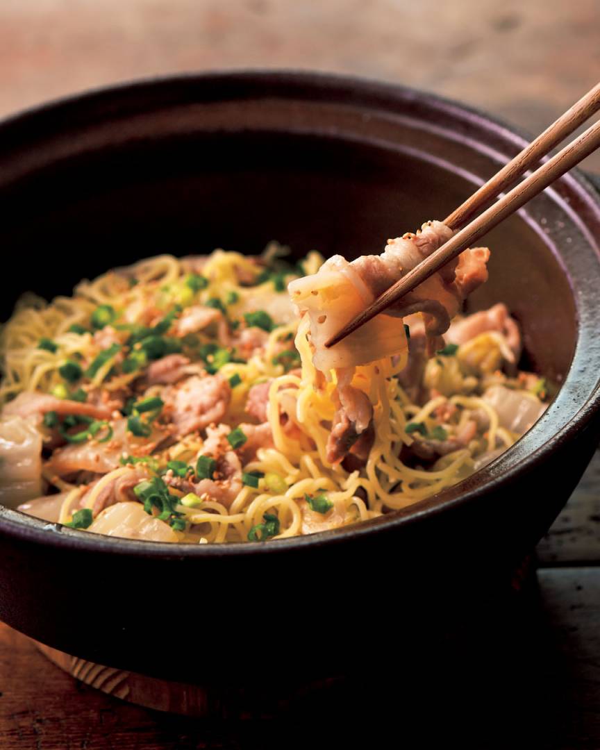 リュウジさん考案 ニンニク香る白菜と豚肉の無水油鍋 シメはラーメン