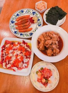 手羽元煮のある食卓