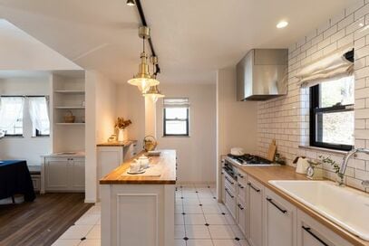 便利なキッチンレイアウトは？対面、横並び、アイランド…長所と短所を解説