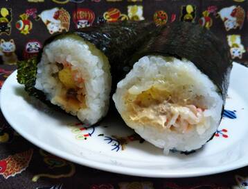 今年の恵方は東北東！セブンとローソンの恵方巻を食べ比べ