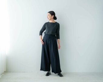 「今まで着ていた服が似合わない」を解決するコツ3つ。50代からは「ワンサイズ大きめ」に