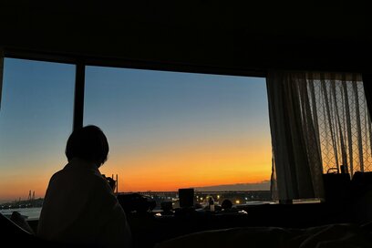 80歳母と「ふたり国内旅」。窓が2つあるホテルを選んで、夜景や朝日を楽しむ