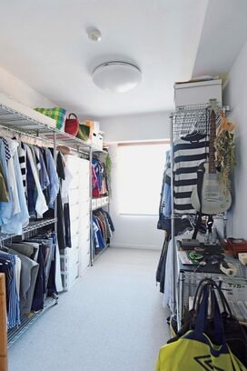 たたまない！しまい込まない！ストレスフリーの洋服収納