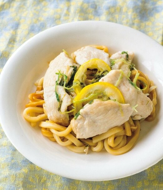 コンテナは700mlを使用　冷凍で1か月保存可能